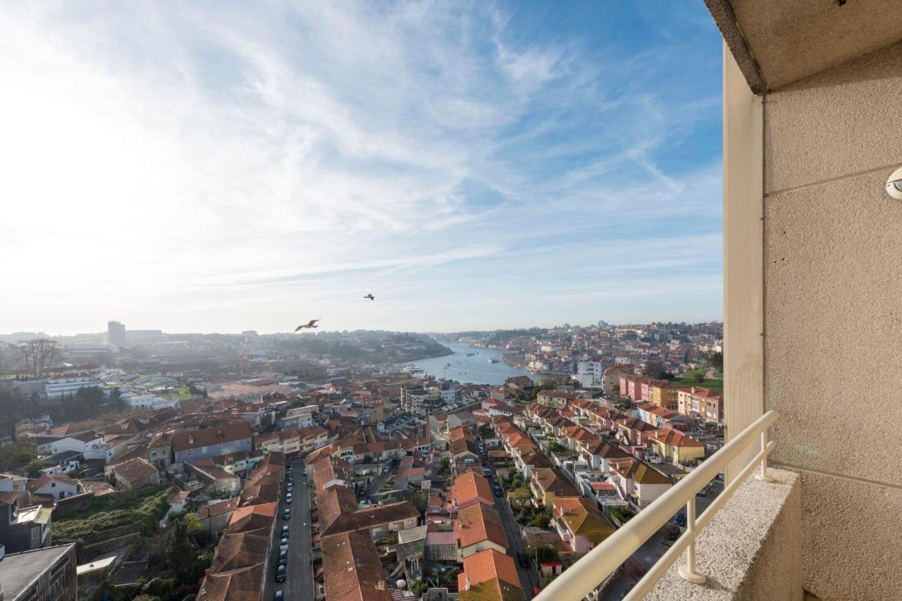 Lovelystay - 1Br Flat With Stunning Views Over Porto Вила-Нова-ди-Гая Экстерьер фото