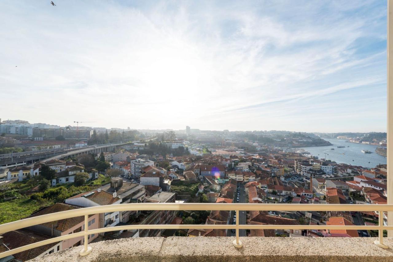 Lovelystay - 1Br Flat With Stunning Views Over Porto Вила-Нова-ди-Гая Экстерьер фото